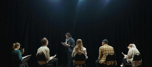 scena teatr aktorzy