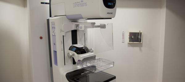 zdjęcie urządzenia do wykonywania mammografii