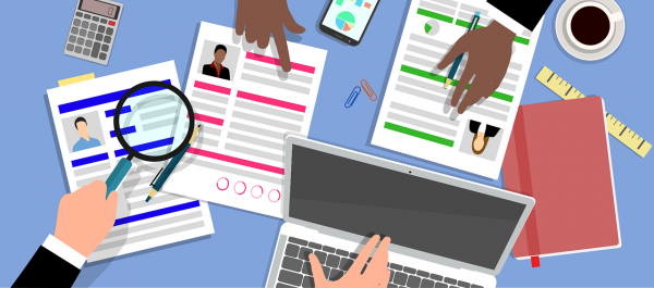 grafika laptop a wokół dokumenty cv