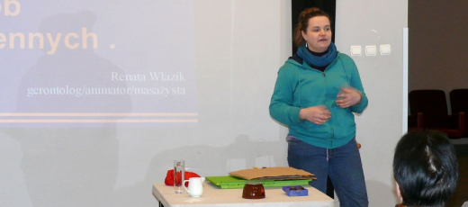 Foto. przedstawiające prelegentkę