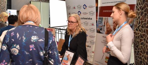 Forum Seniora - stoiska ROPS i podmiotów ekonomii społecznej