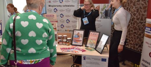 Forum Seniora - stoiska ROPS i podmiotów ekonomii społecznej