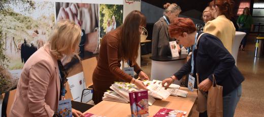 Forum Seniora - stoiska ROPS i podmiotów ekonomii społecznej